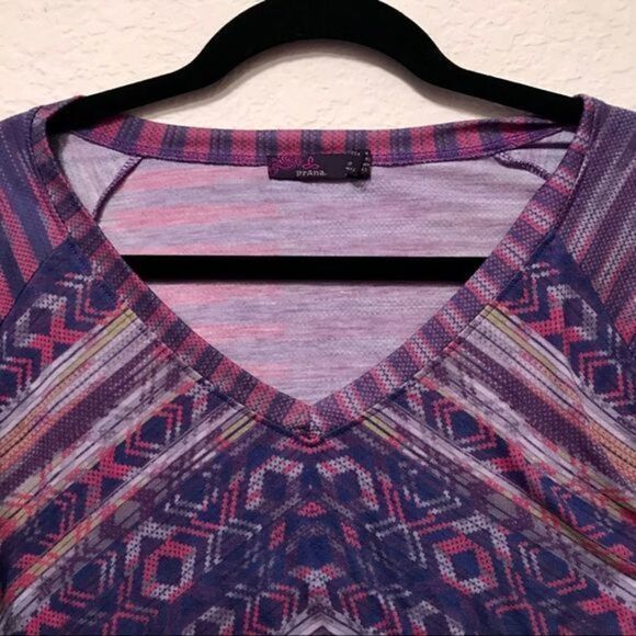 Prana top in rich purple hues, cool ethnic design. - Picture 5 of 7